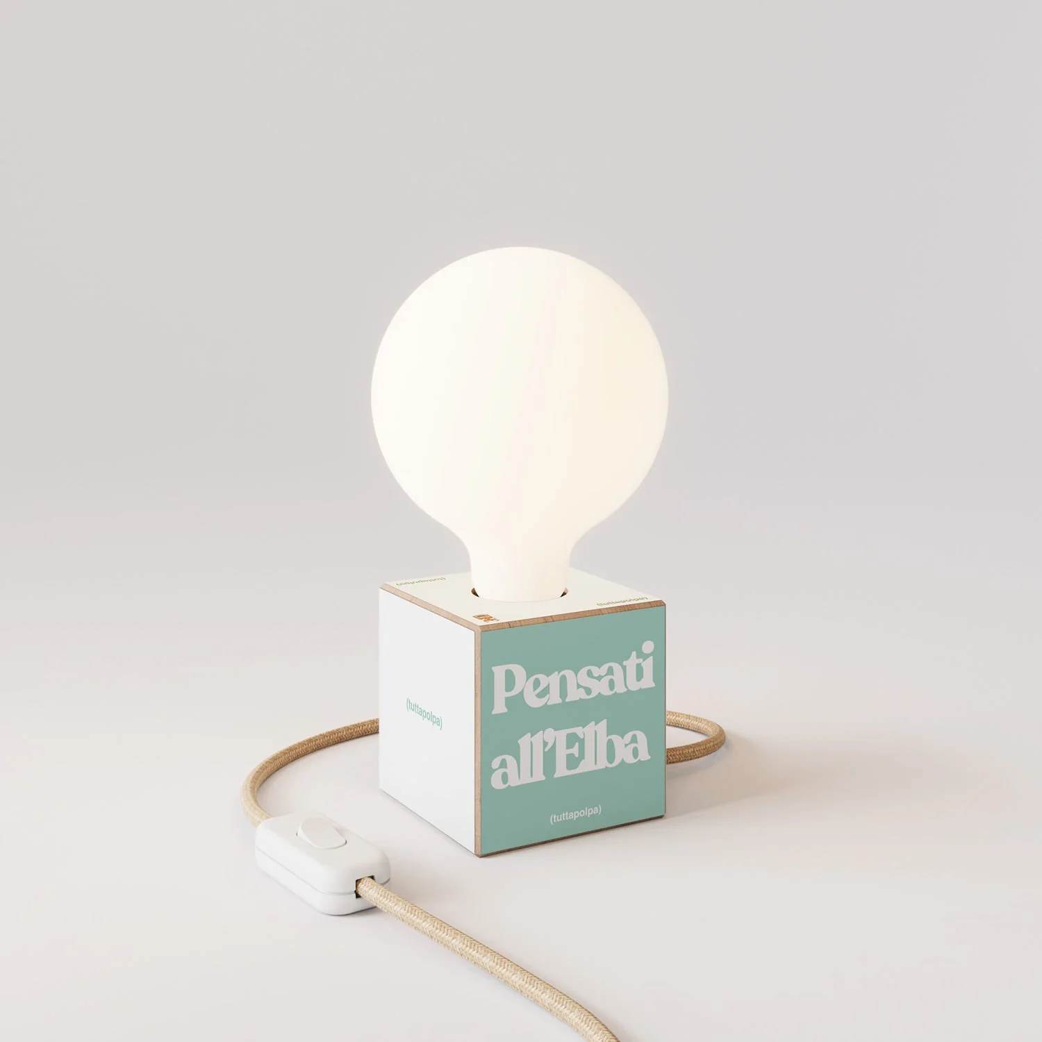 Cubetto table lamp with US plug, "Pensati all’Elba" porcelain effect globe bulb - Tuttapolpa