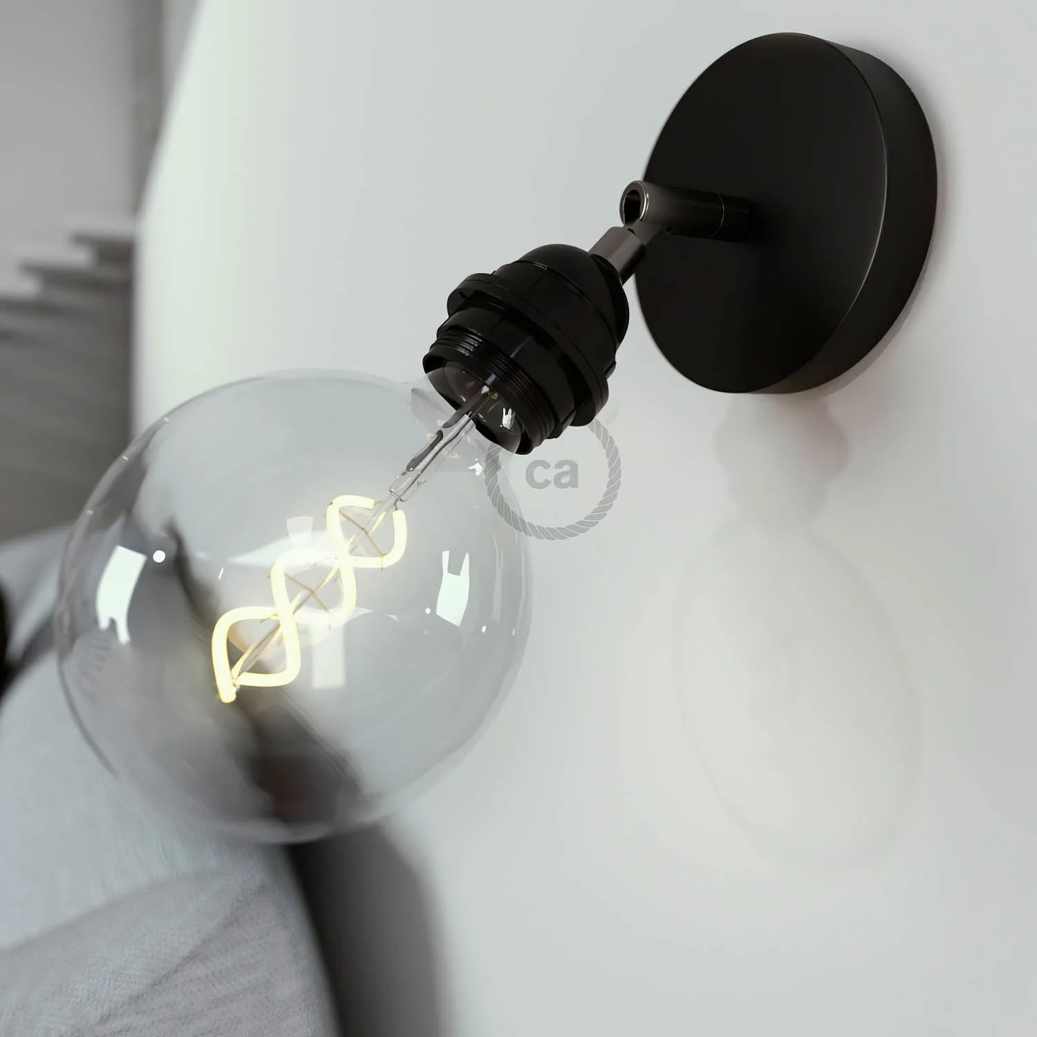 Fermaluce Metallo 90° con portalampada filettato E27, punto luce in metallo orientabile - Nero - Image 2