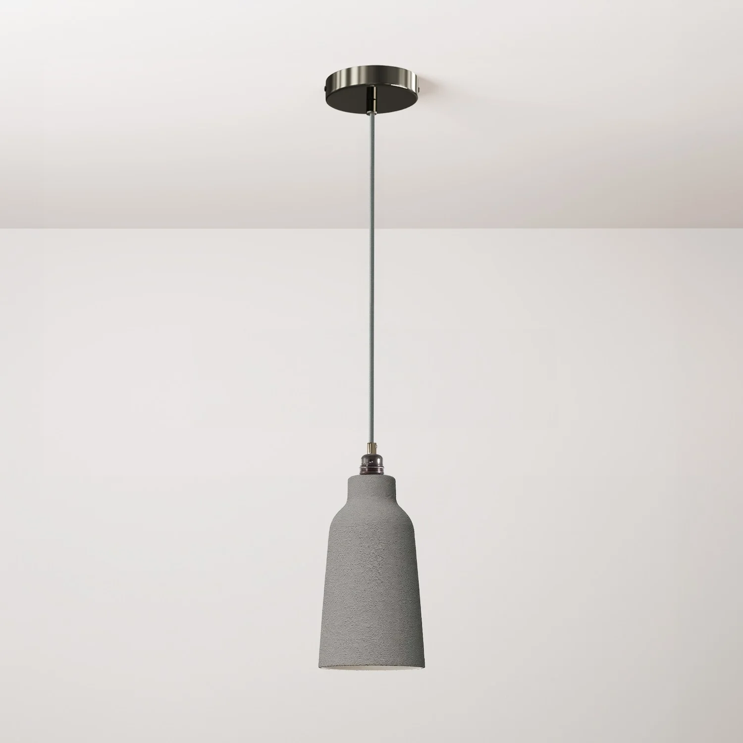 Lampada a sospensione completa di cavo tessile, paralume Bottiglia in ceramica e finiture in metallo - Effetto cemento
