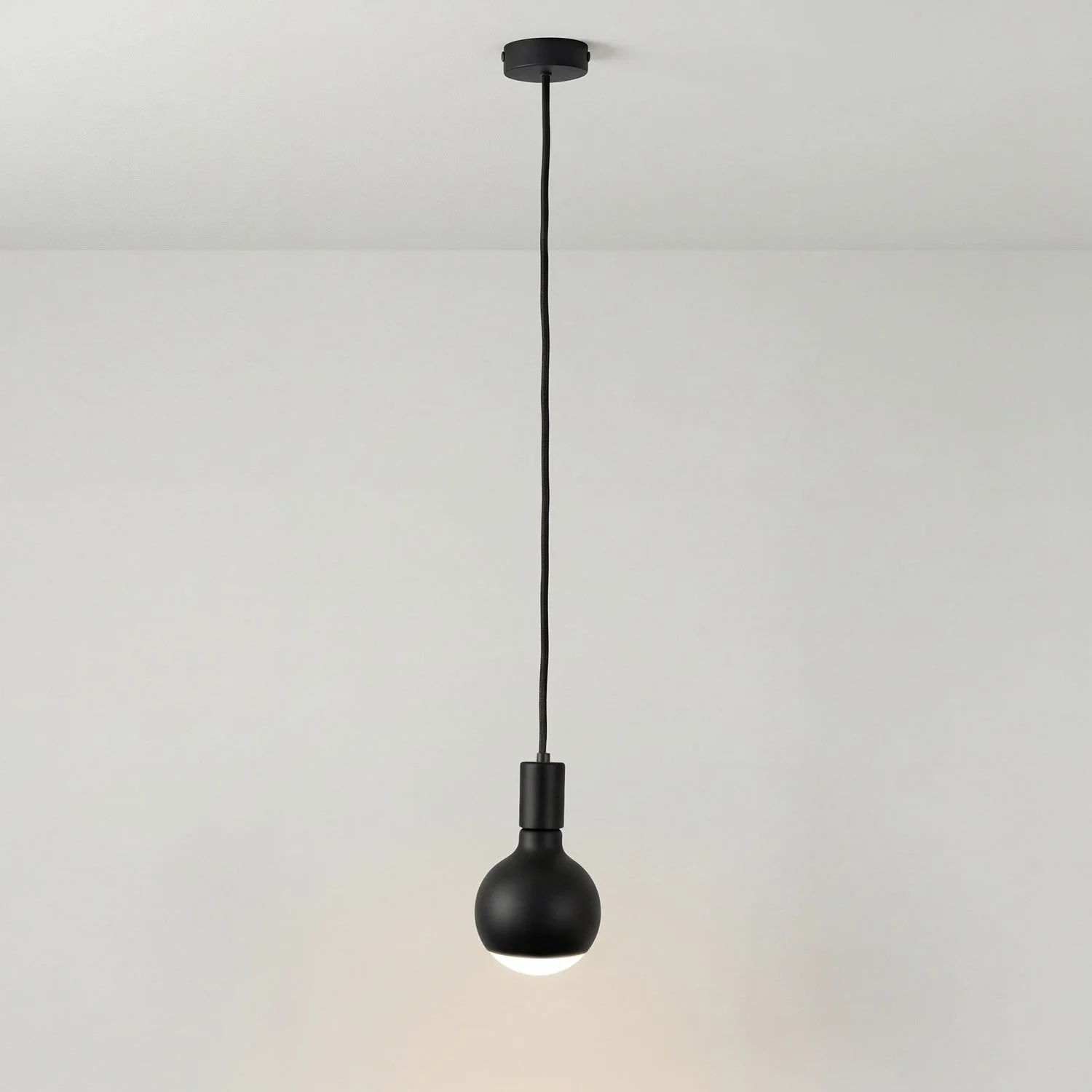 Lampada a sospensione Filotto Metallico con lampadina Lucia - Nero