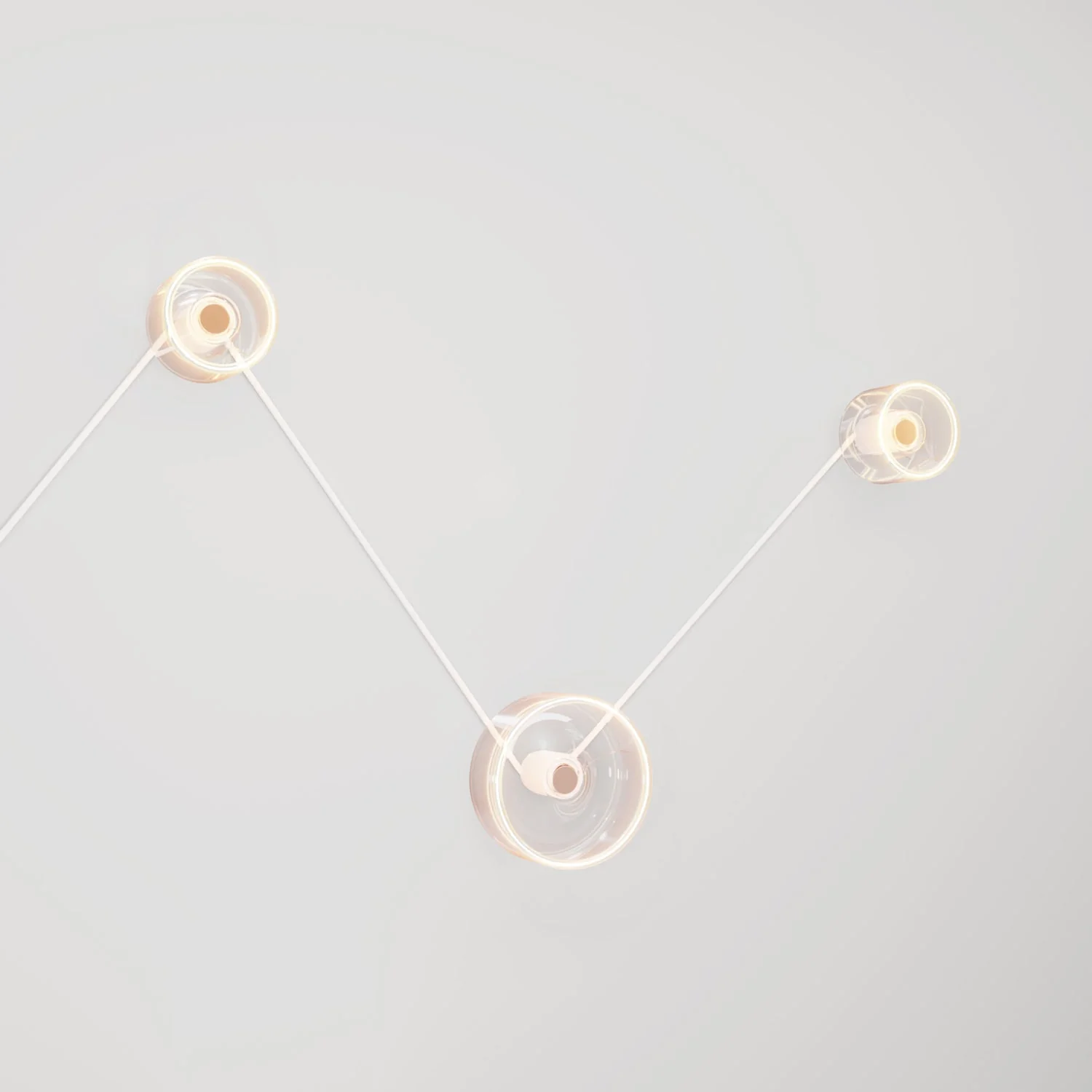 Lampada da parete Spostaluce con 3 lampadine Ghost e cavo bianco