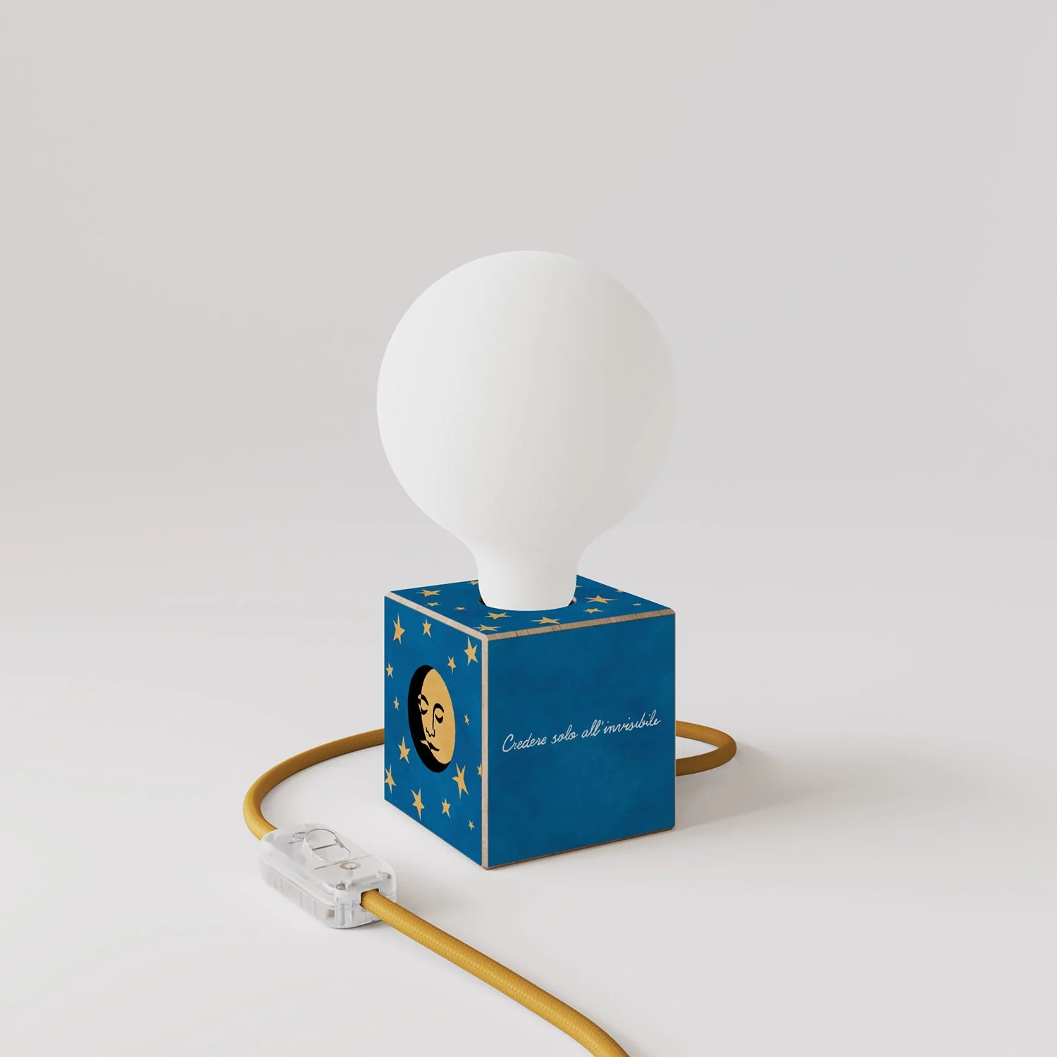 Lampada da tavolo Cubetto "La luna" con lampadina globo effetto porcellana - Santomanifesto - Image 3