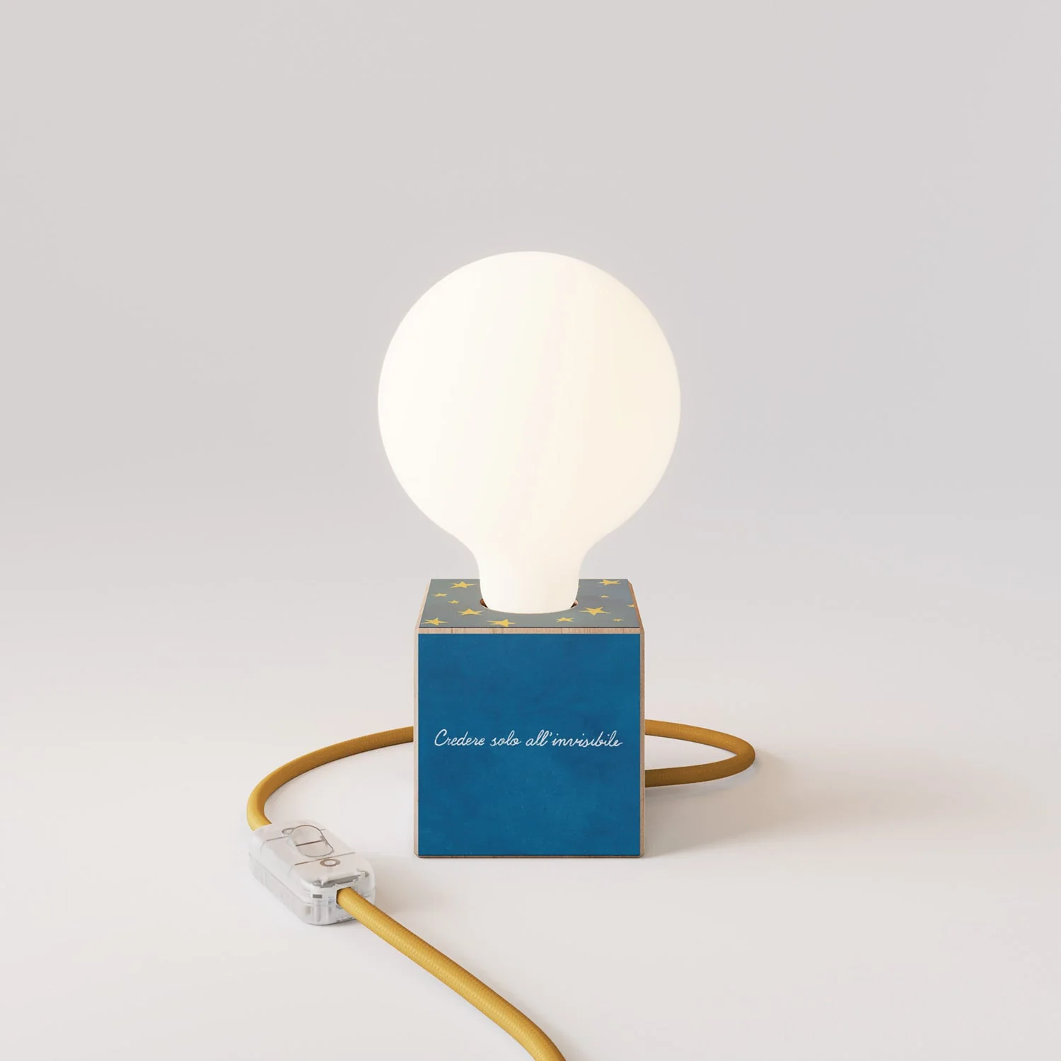 Lampada da tavolo Cubetto "La luna" con lampadina globo effetto porcellana - Santomanifesto - Image 4