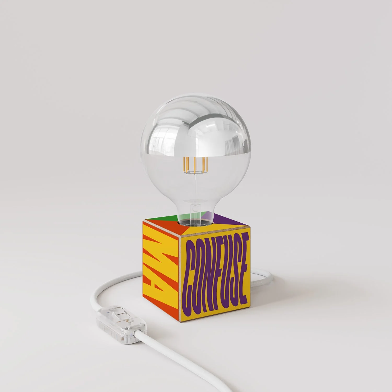 Lampada da tavolo Cubetto "Poche idee ma confuse" con lampadina globo mezza sfera argento - Santomanifesto - Image 3