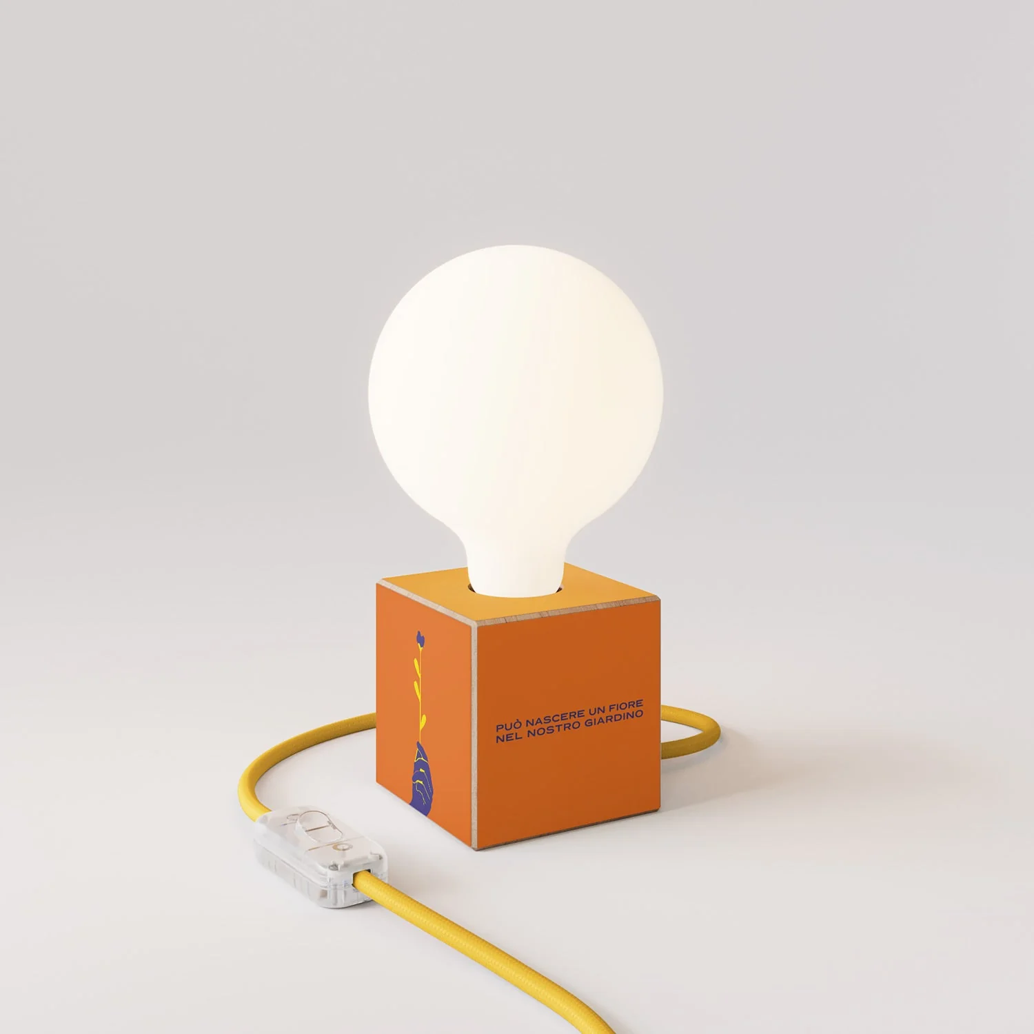 Lampada da tavolo Cubetto "Può nascere un fiore" con lampadina globo effetto porcellana - Santomanifesto