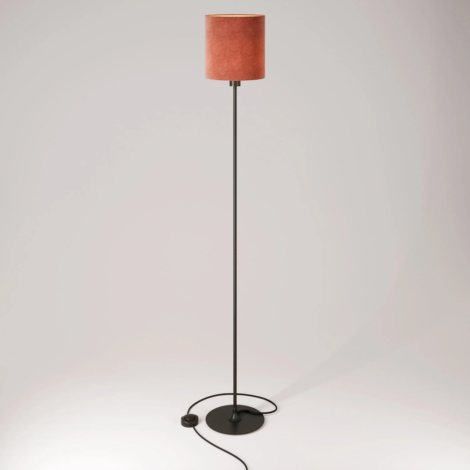 Lampada da terra MAG-Y con base metallica tonda, paralume Cilindro M e spina UK - Nero