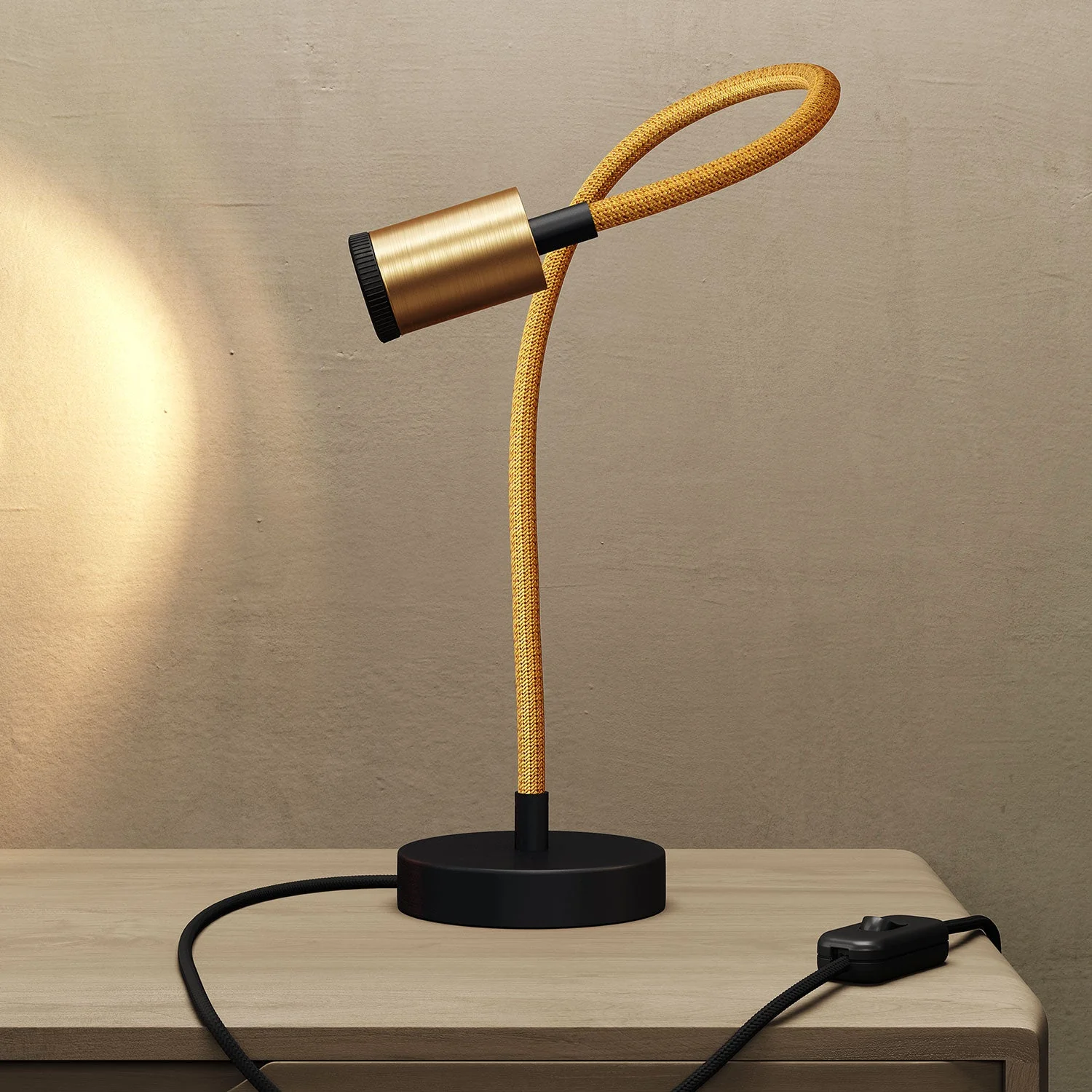 Table Flex GU1d0 lampada da tavolo snodabile con mini faretto LED e spina UK - Bronzo satinato - Image 2