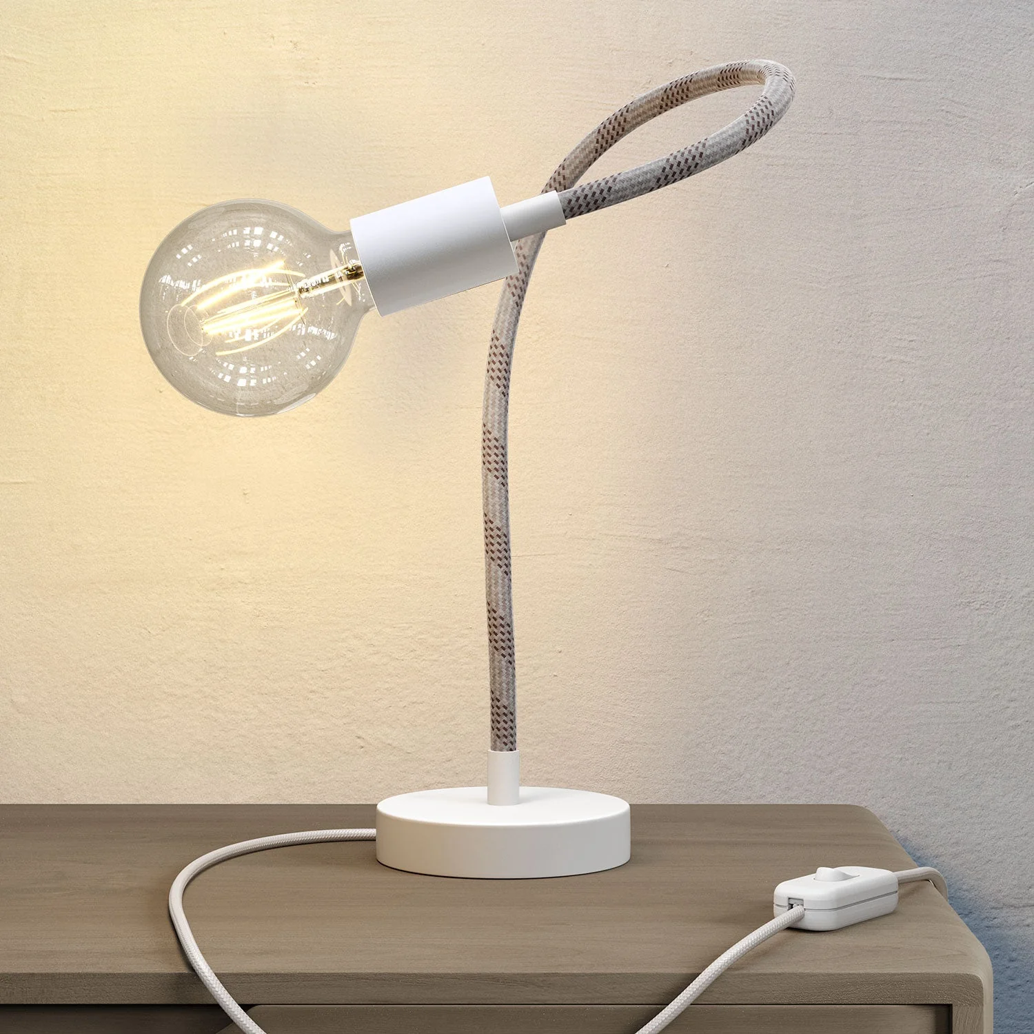 Table Flex lampada da tavolo snodabile a luce diffusa e spina UK - Bianco opaco - Image 2