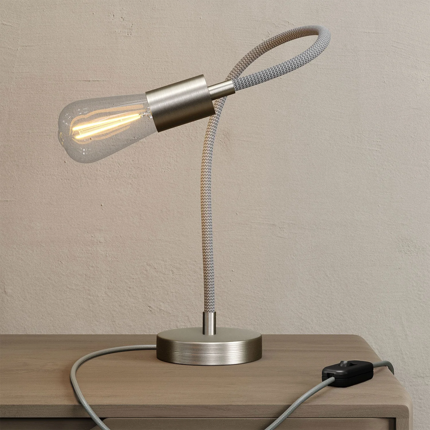 Table Flex lampada da tavolo snodabile a luce diffusa e spina UK - Titanio satinato - Image 2